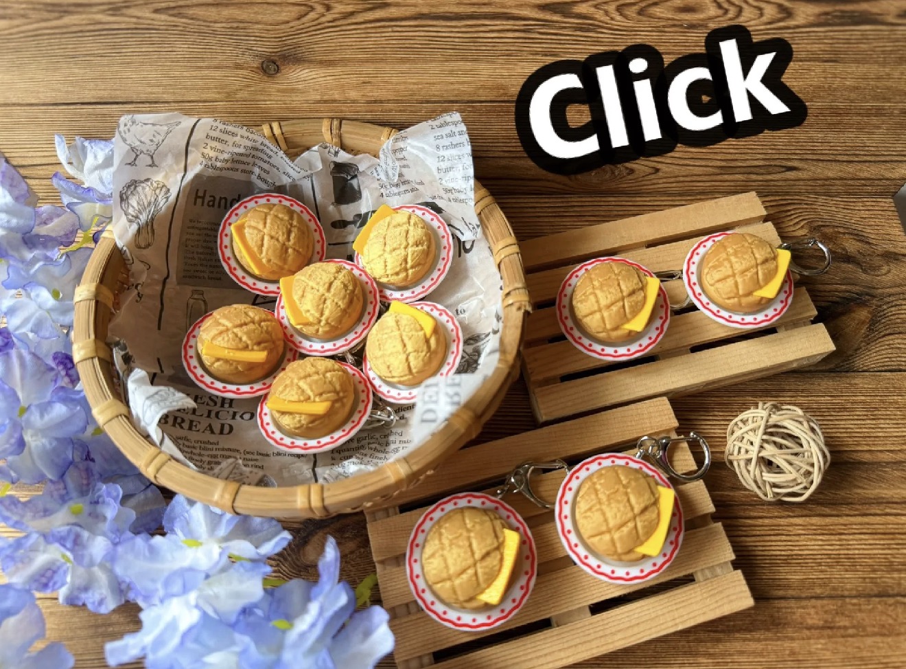 Антистрес кликер / Ключодържател във формата на ананасов хляб (Пинакода / Pineapple Bun) 🍍🍞
